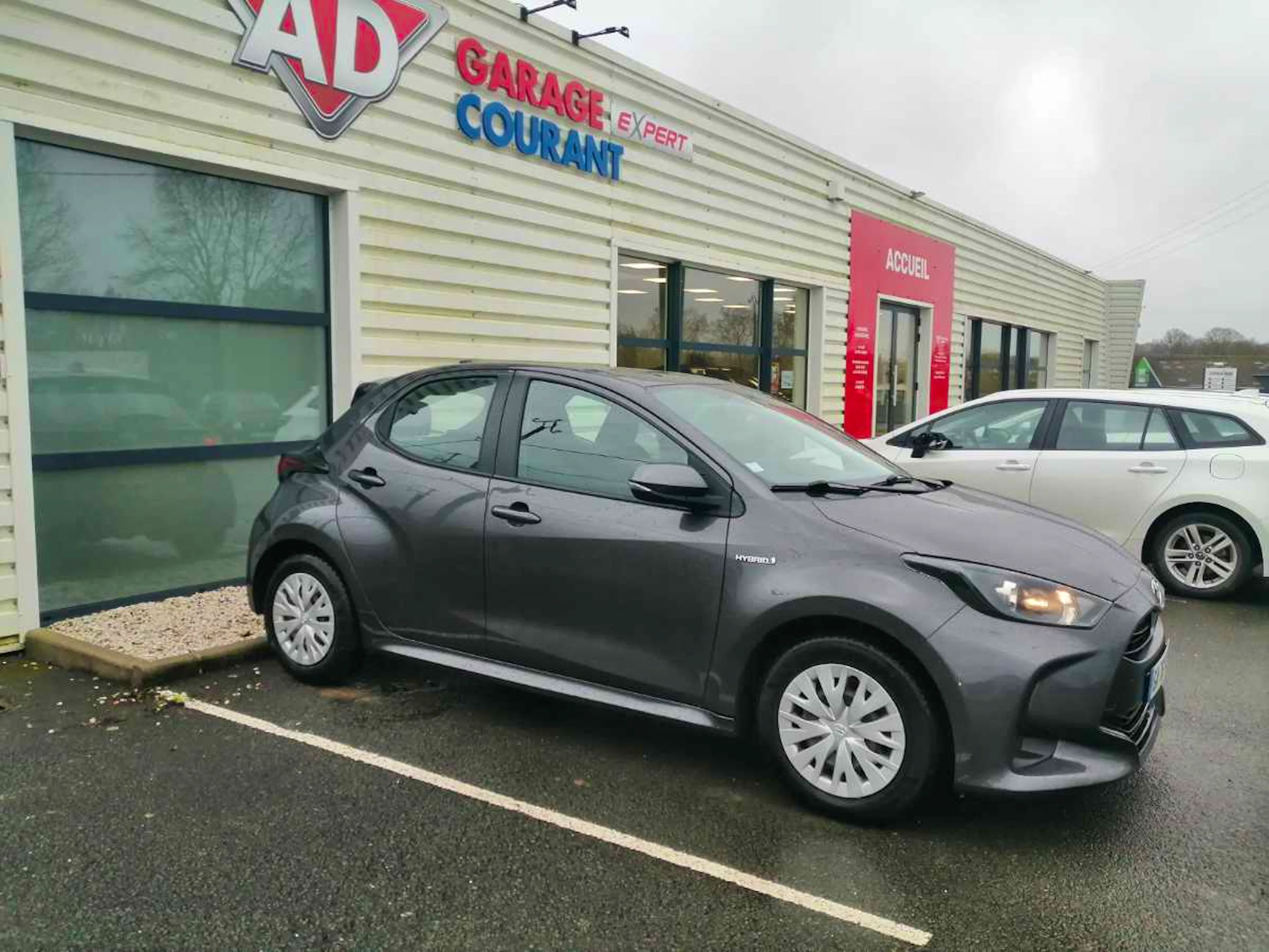 Toyota Yaris 1.5 116H DYNAMIC BUSINESS occasion