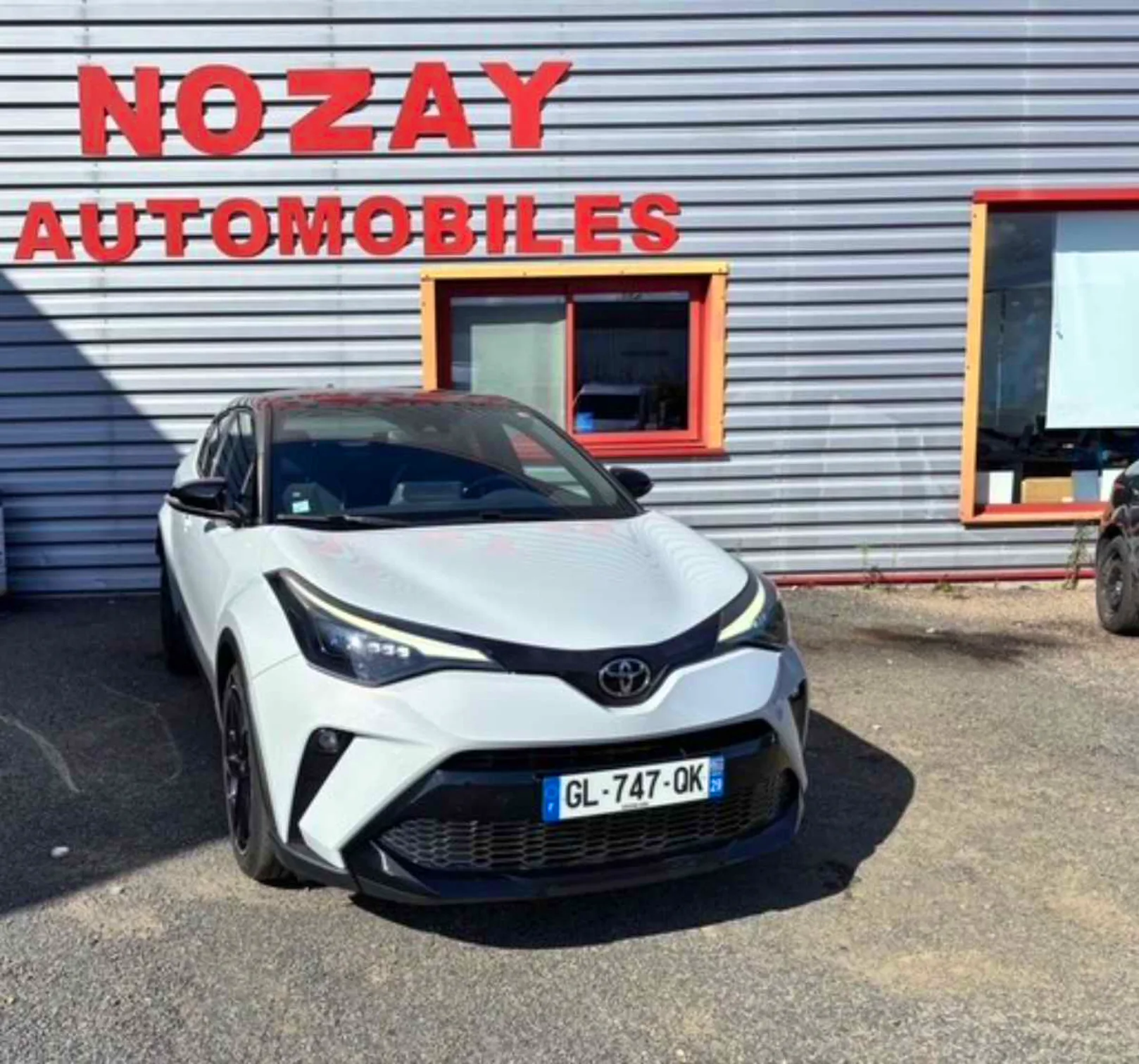 Toyota C-HR C-HR 184h 2WD e-CVT occasion