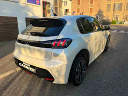 Peugeot 208 BLUEHDI 100 GT occasion - Photo 4