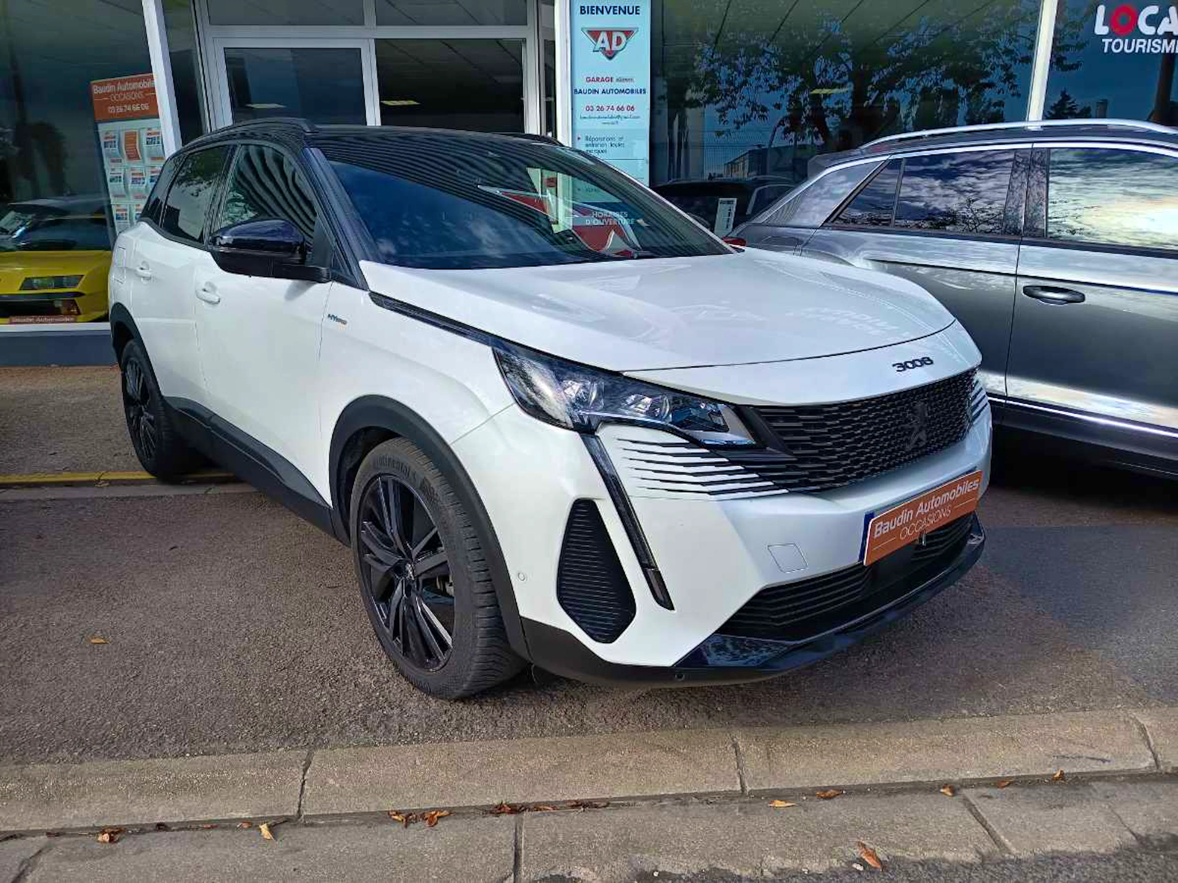 Peugeot 3008 1.6L HYBRID 225 cv GT BLACK PACK EAT8 occasion