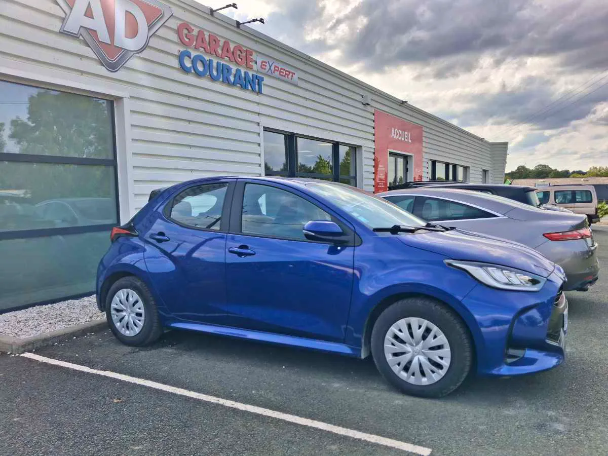 Toyota Yaris 116h Dynamic business 5p occasion