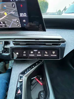 Peugeot 5008  Peugeot 5008 III ALLURE 145 HYBRID 48V occasion - Photo 16
