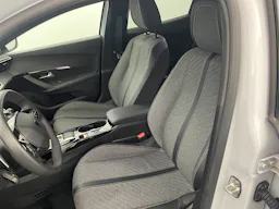 Peugeot 2008 NOUVEAU Hybrid 145 e-DCS6 Allure occasion - Photo 9