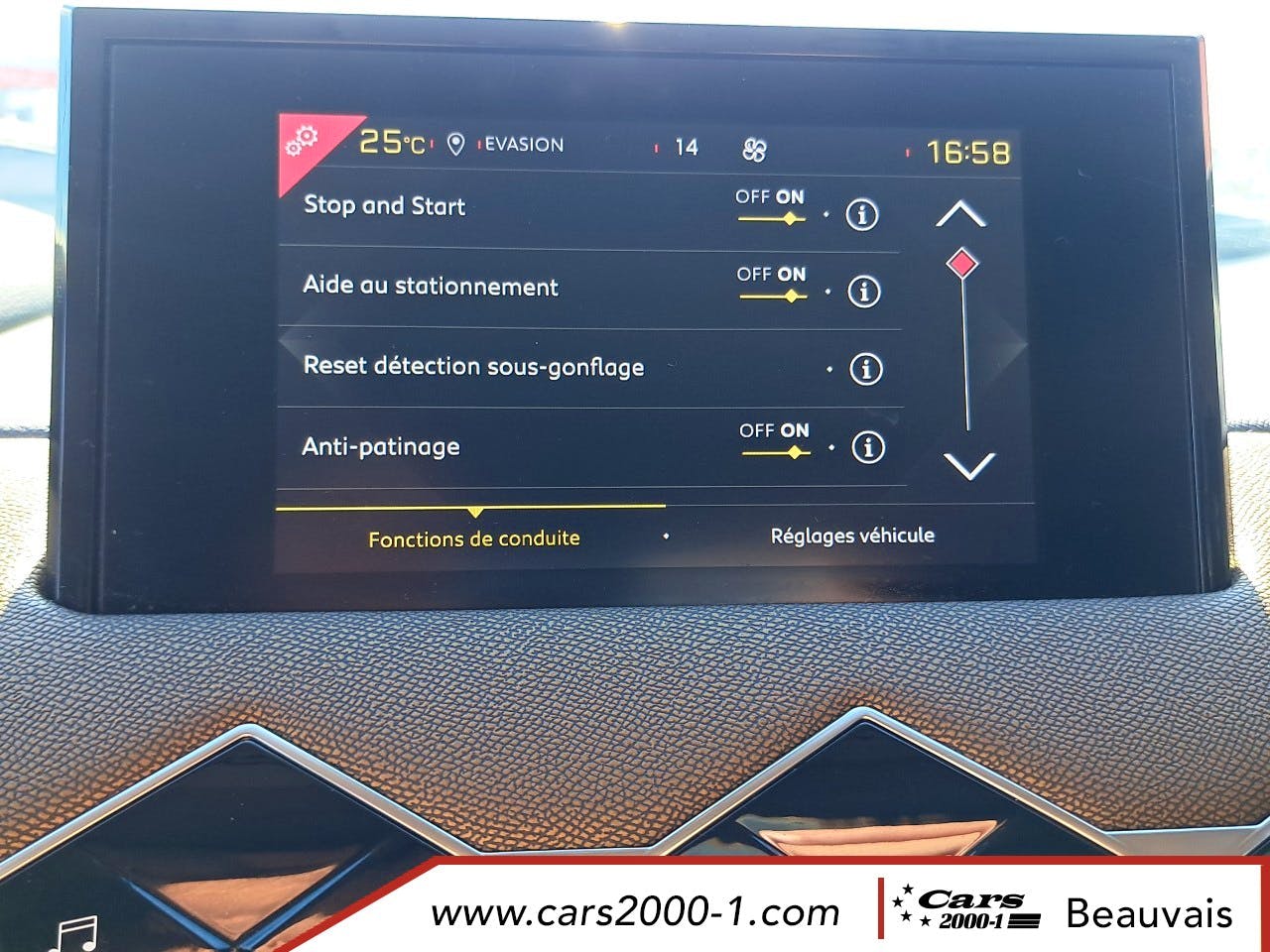 DS DS 3 CROSSBACK  BlueHDi 100 BVM6 So Chic occasion - Photo 25