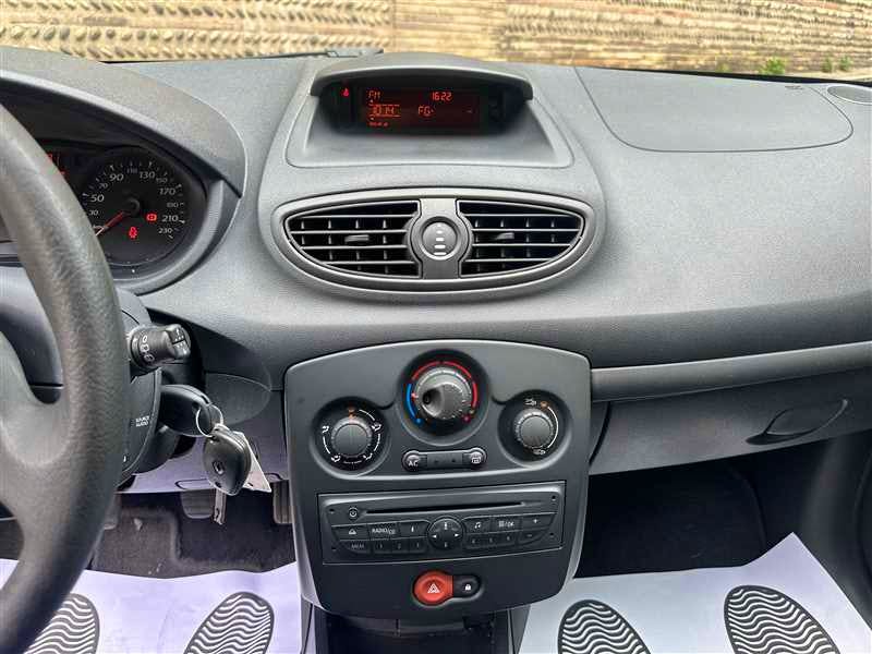 Renault Clio  CLIO 1.2 16V occasion - Photo 9