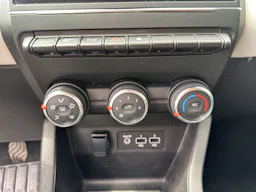 Renault Clio V 1.5 BLUE DCI 100CH EVOLUTION occasion - Photo 11