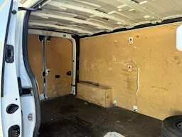 Renault Trafic  L2H1 1300 2.0 DCI 120CH CONFORT S&S E6 / tva recuperable occasion - Photo 14