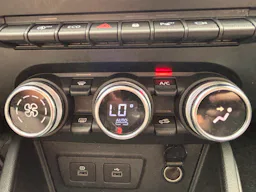 Dacia Duster 1.3 TCE 150CH FAP EXTREME 4X2 EDC occasion - Photo 17