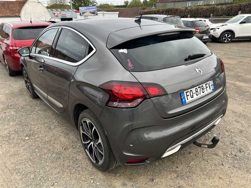 DS DS 4  2.0L BLUEHDI 150CV SPORT CHIC occasion - Photo 2