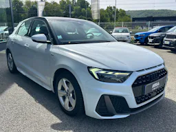 Audi A1 Sportback 30 TFSI 110CH S LINE / 4 roues completes en plus occasion - Photo 7