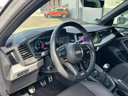 Audi A1 Sportback 30 TFSI 110CH S LINE / 4 roues completes en plus occasion - Photo 9