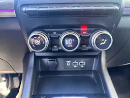 Renault Arkana 1.3 TCE MILD HYBRID 140CH TECHNO EDC -22 / ATTELAGE occasion - Photo 15