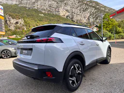 Peugeot 2008 1.2 ESSENCE 100CH S&S ALLURE / SUIVI PEUGEOT / PREMIERE MAIN occasion - Photo 5