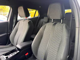 Peugeot 2008  1.2 ESSENCE 100CH S&S ALLURE / SUIVI PEUGEOT / PREMIERE MAIN occasion - Photo 10