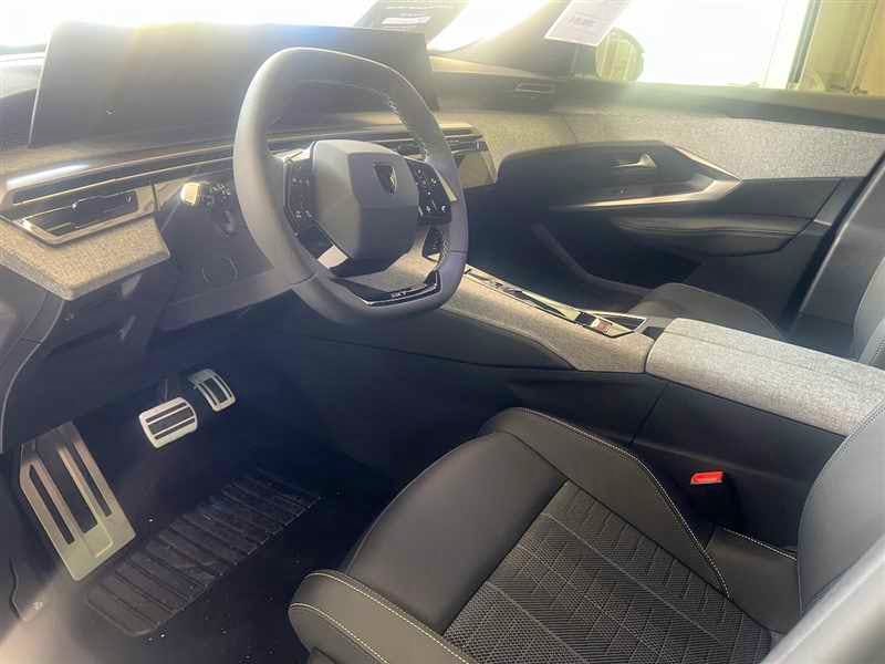 Peugeot 3008  1.2L HYBRID 136CV E-DCS6 GT occasion - Photo 5