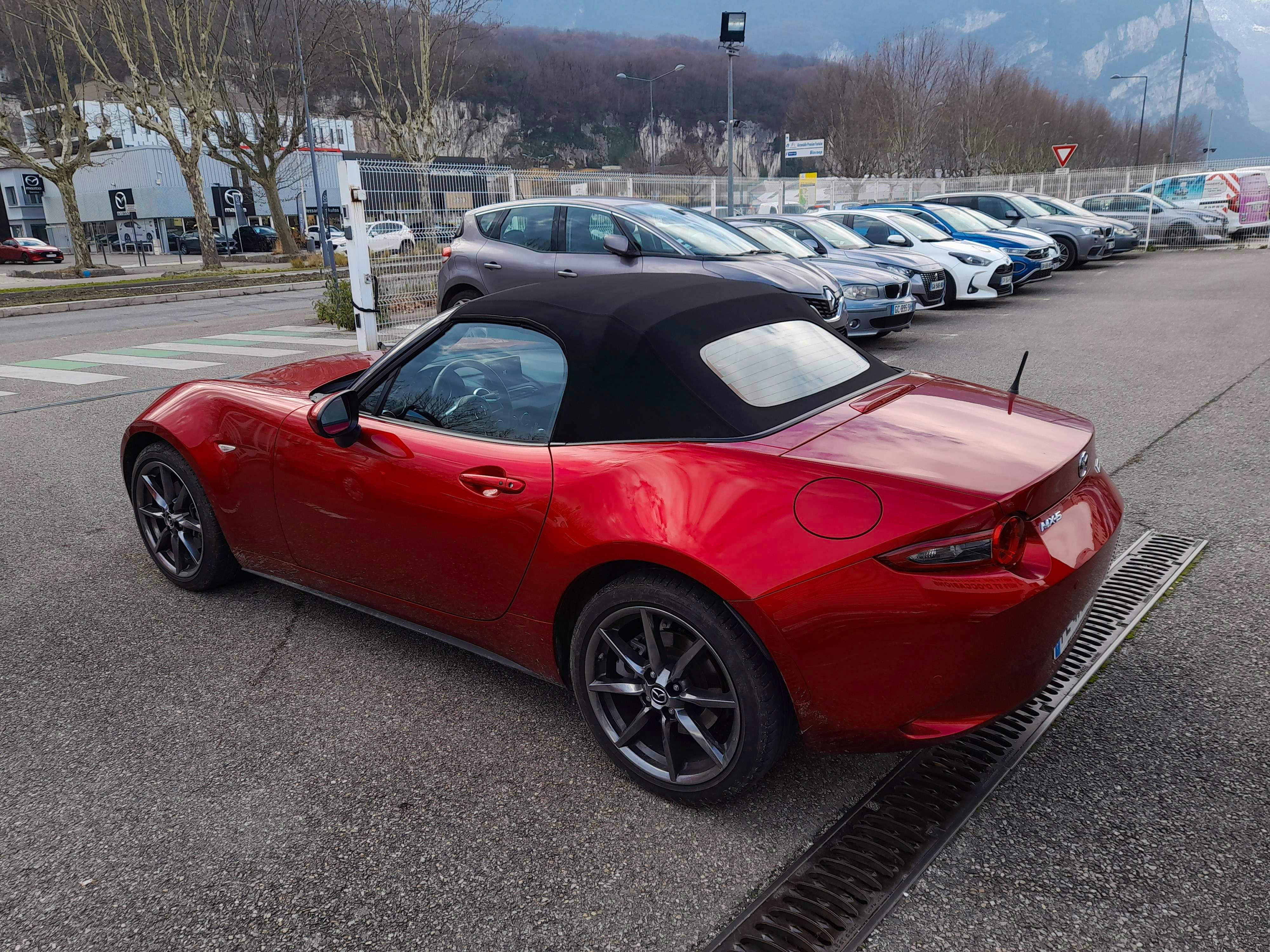 Mazda MX-5  2.0 SKYACTIV-G 184ch Sélection occasion - Photo 4