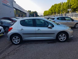 Peugeot 207  1.4 VTi 16v Trendy 5p occasion - Photo 2