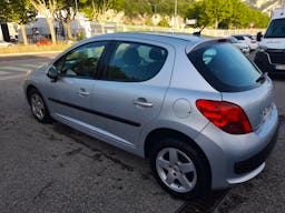 Peugeot 207  1.4 VTi 16v Trendy 5p occasion - Photo 4