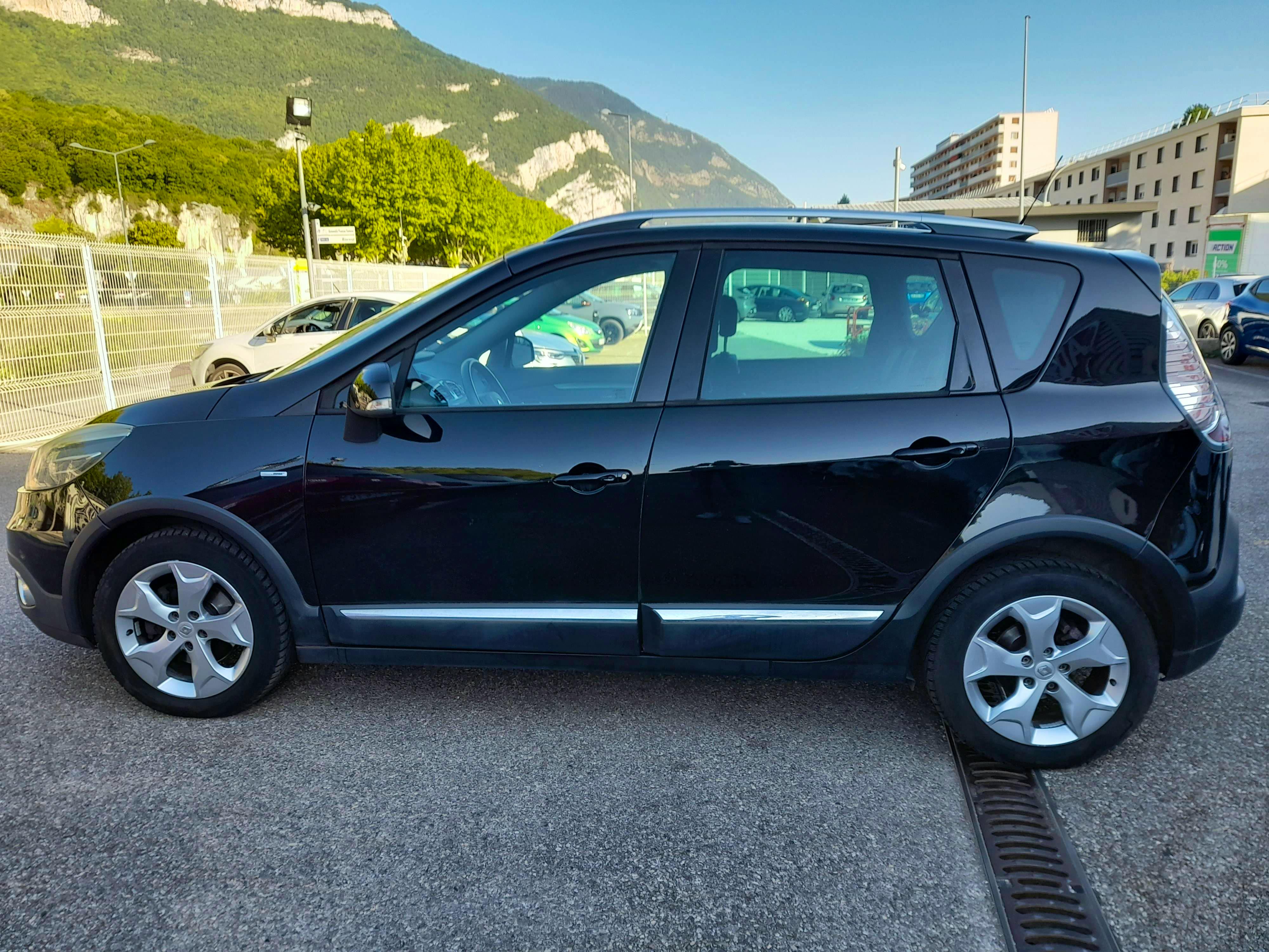 Renault Scenic  III (J95) 1.2 TCe 130ch energy Bose occasion - Photo 6