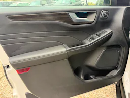 Ford Kuga 2.5 Duratec 190 ch FlexiFuel FHEV E85 Powershift Vignale occasion - Photo 9