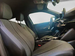 Peugeot 2008  Hybrid 145 e-DCS6 Allure occasion - Photo 14