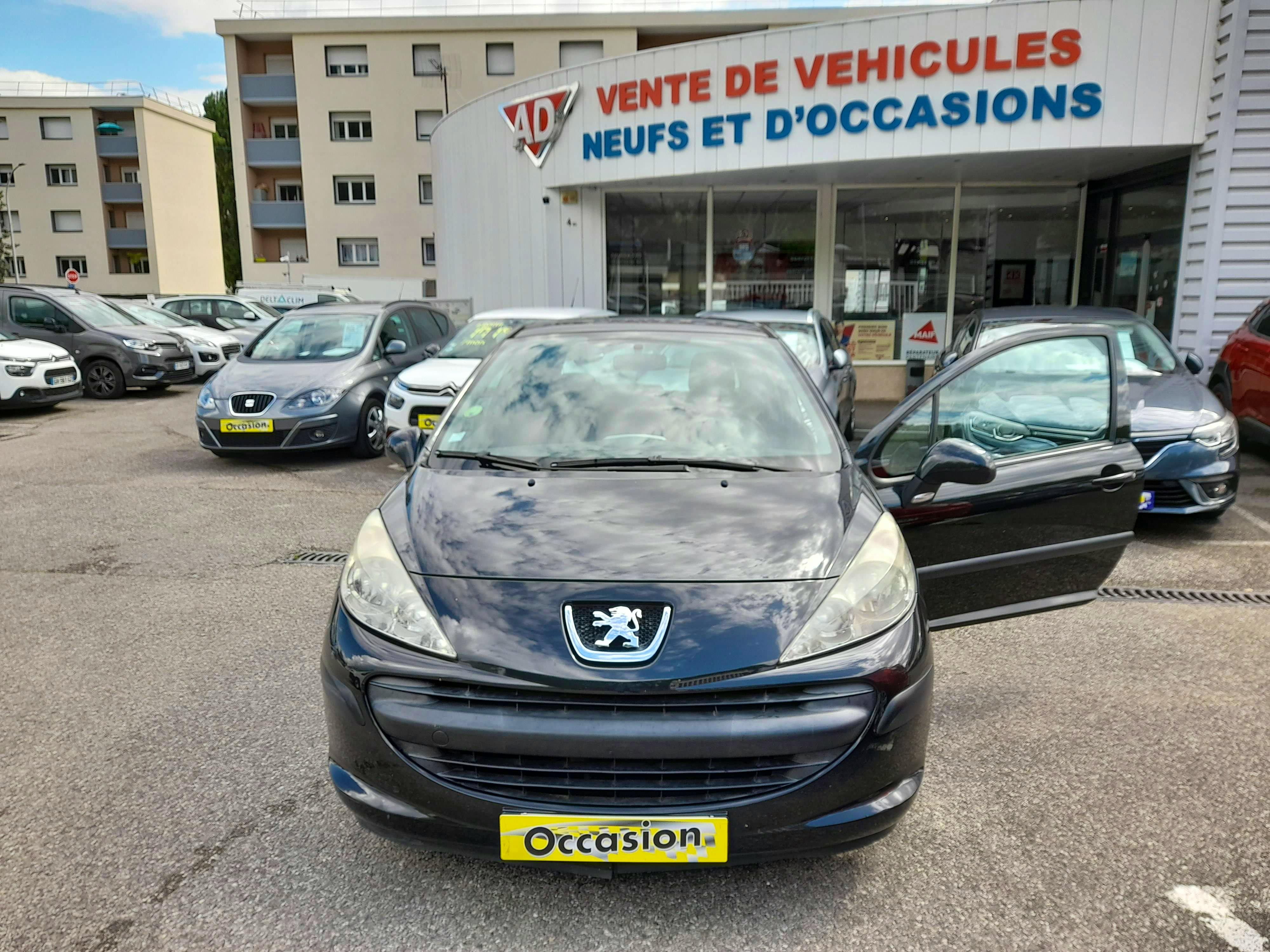 Peugeot 207  1.4 16v Urban 3p occasion - Photo 11