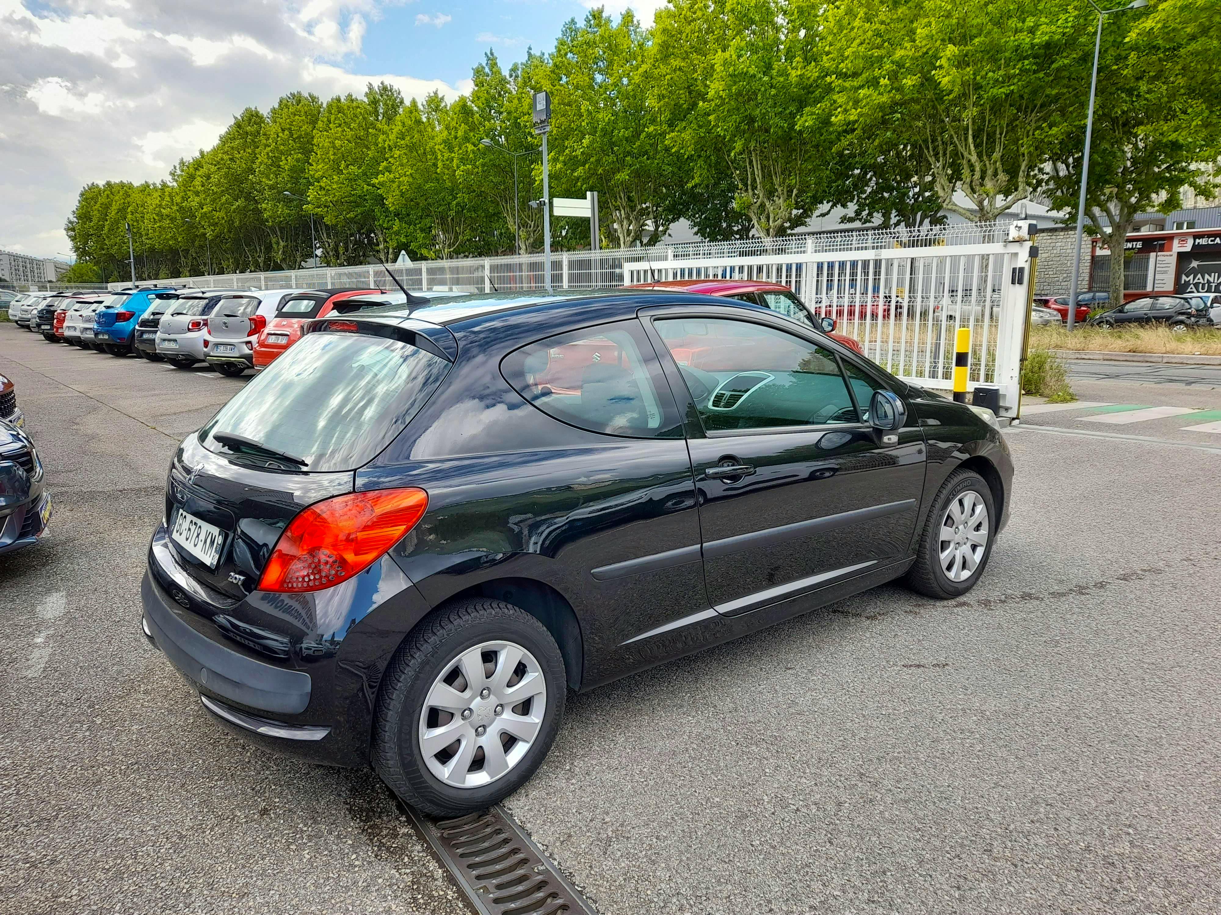 Peugeot 207  1.4 16v Urban 3p occasion - Photo 3