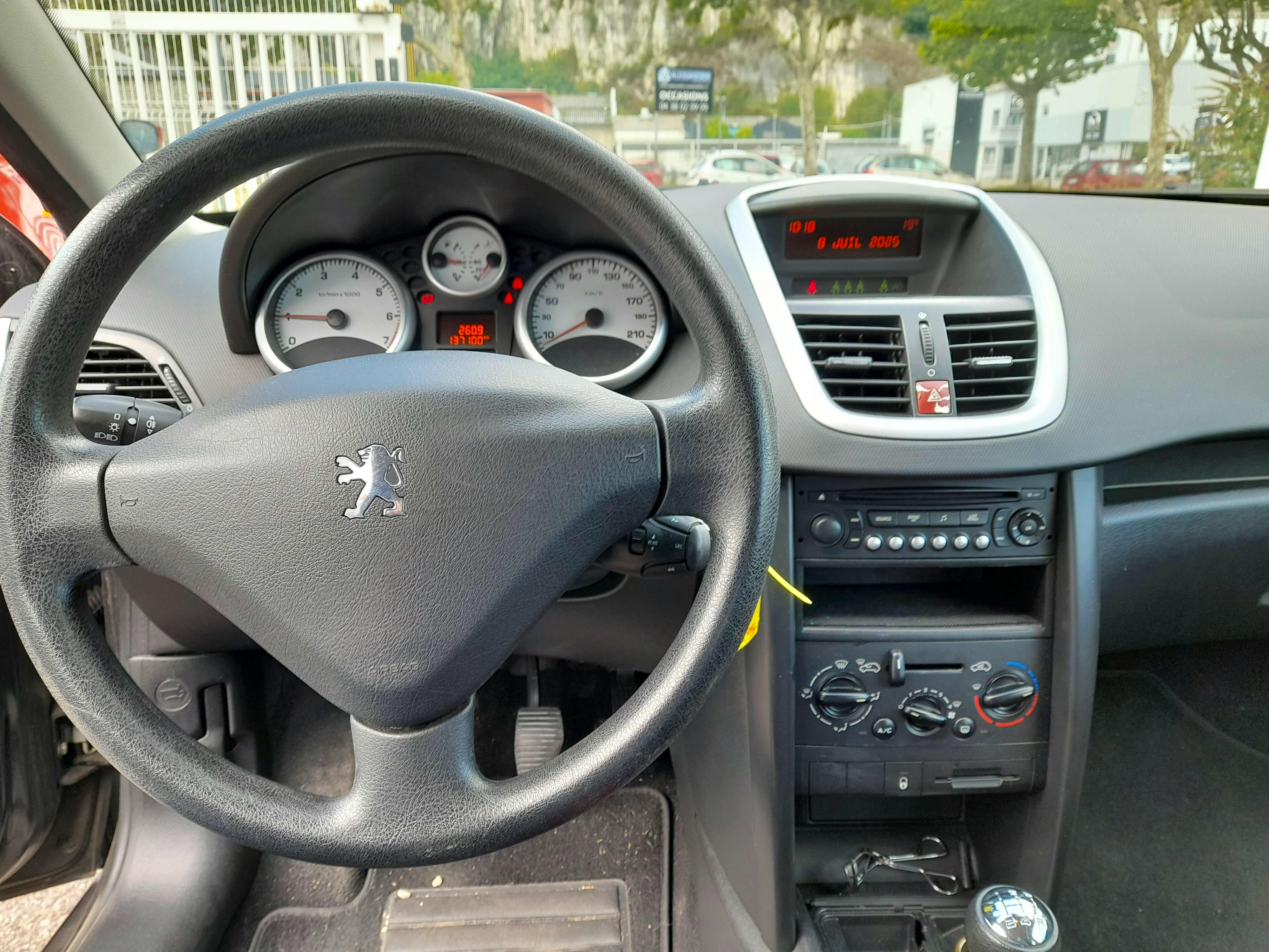 Peugeot 207  1.4 16v Urban 3p occasion - Photo 8
