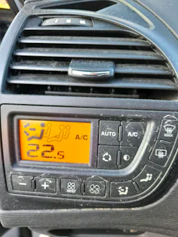 Citroën C4 Picasso 1.6 HDi110 FAP occasion - Photo 21