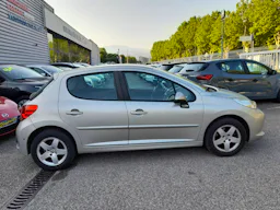 Peugeot 207 1.4 VTi 16v Trendy 5p occasion - Photo 2