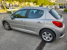 Peugeot 207  1.4 VTi 16v Trendy 5p occasion - Photo 4