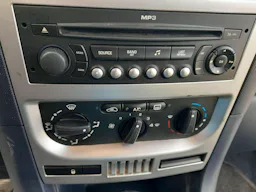 Peugeot 1007 1.4 HDI 70 TRENDY occasion - Photo 8
