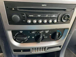 Peugeot 1007  1.4 HDI 70 TRENDY occasion - Photo 8