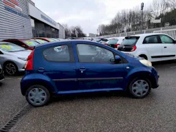 Peugeot 107 1.4 HDi Trendy 5p occasion - Photo 2