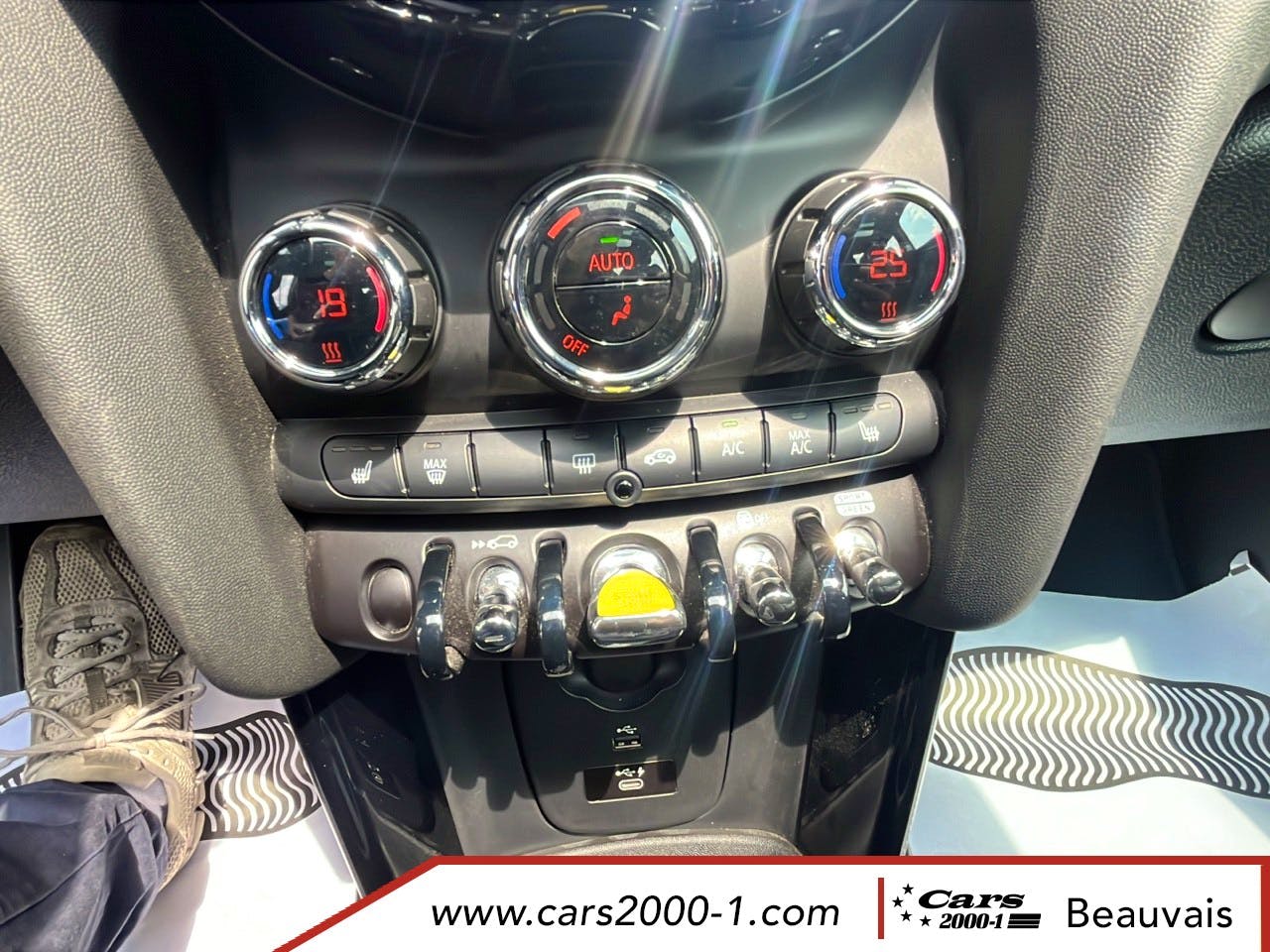 Mini HATCH 3 PORTES ELECTRIC F56 BEV LCI  Cooper SE 184 ch Edition Camden occasion - Photo 19