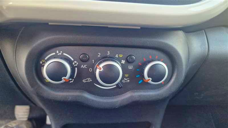 Renault Twingo  TWINGO III SCE 70CV E6C INTENS occasion - Photo 13
