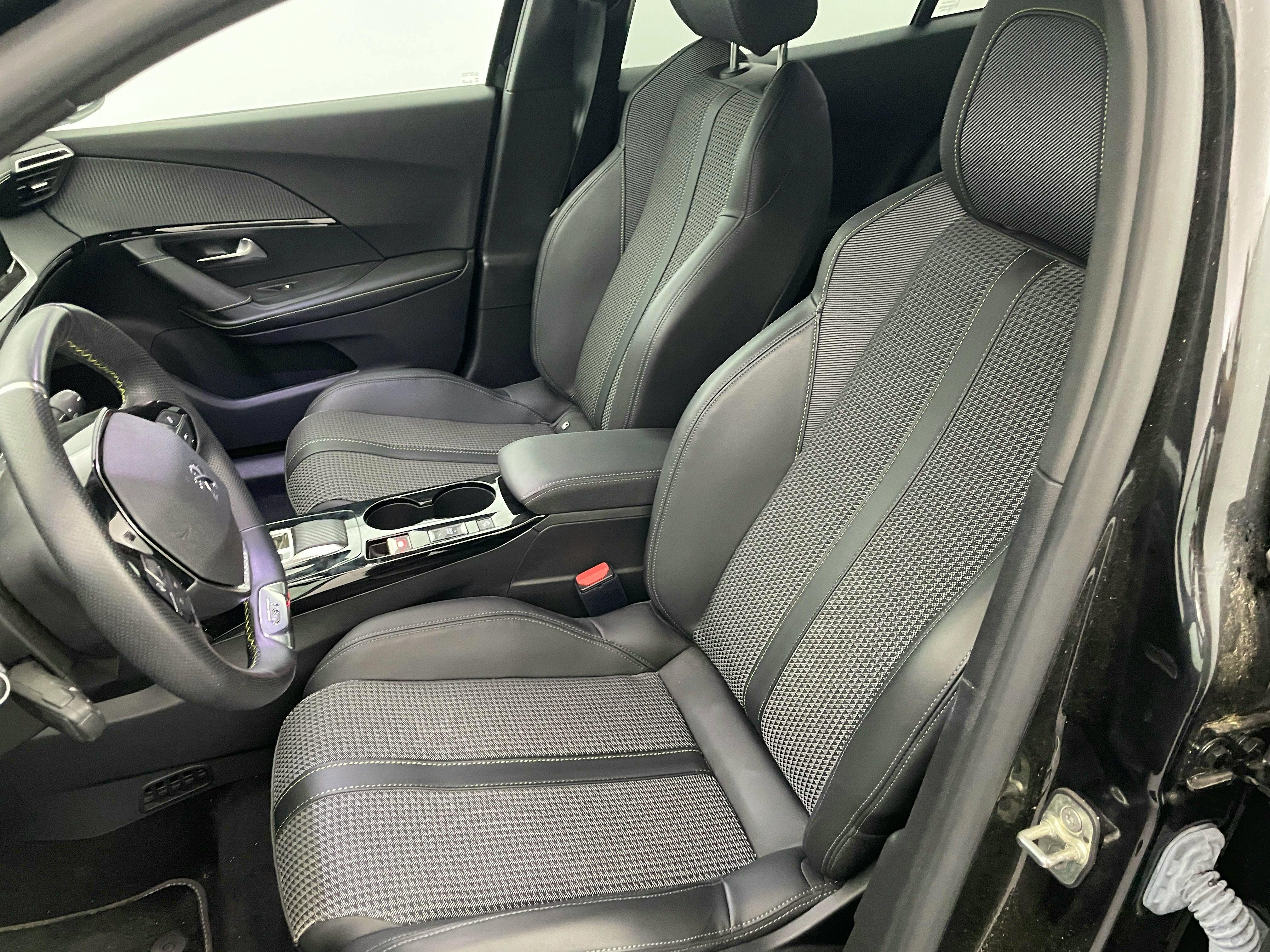 Peugeot e-2008  136 ch GT occasion - Photo 9