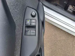 Toyota TOYOTA YARIS  YARIS 1.5 116H occasion - Photo 10