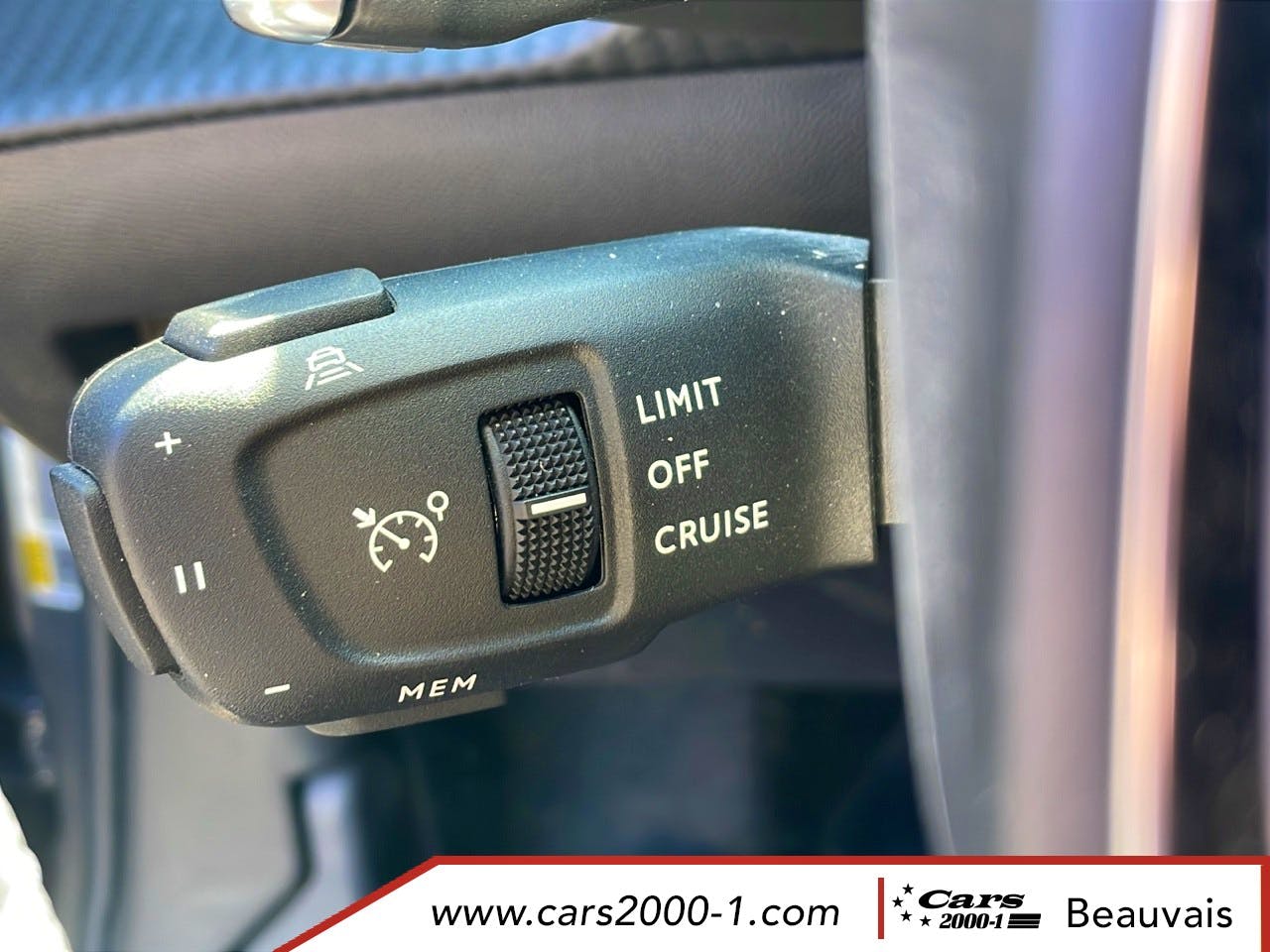 Peugeot 2008  Hybrid 136 e-DCS6 Allure occasion - Photo 12