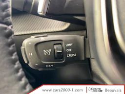 Peugeot 2008  Hybrid 145 e-DCS6 Allure occasion - Photo 12