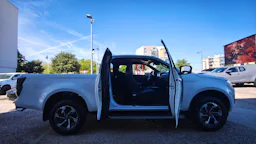 Isuzu D-Max SPACE CABINE A/T PRESTIGE occasion - Photo 5