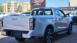 Isuzu D-Max SPACE CABINE A/T PRESTIGE occasion - Photo 7