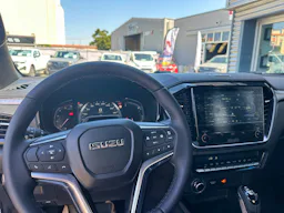 Isuzu D-Max  NOUVEAU  2.2L SPACE PRESTIGE occasion - Photo 25