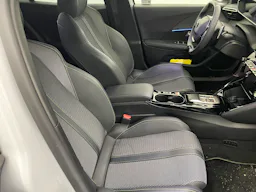 Peugeot 2008 NOUVEAU Hybrid 145 e-DCS6 GT occasion - Photo 13