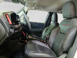 Jeep Renegade  1.3 GSE T4 240 ch PHEV AT6 4xe eAWD Trailhawk occasion - Photo 9