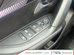 Peugeot 2008 Hybrid 145 e-DCS6 Allure occasion - Photo 19