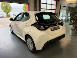 Toyota Yaris Hybride  116h France - AFFAIRE 2PL AVEC TVA occasion - Photo 6