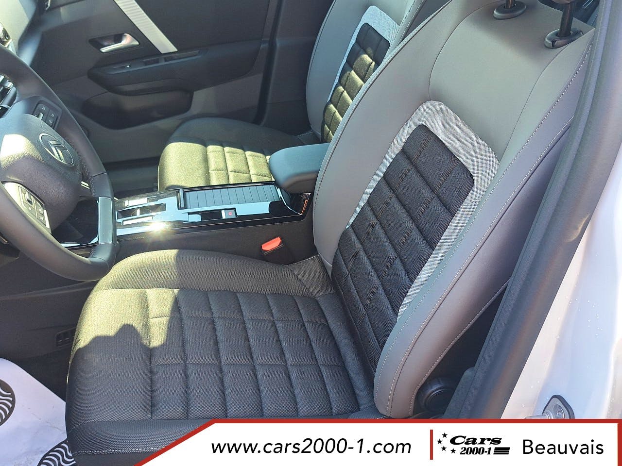 Citroën C4  Hybride 145 e-DCS6 Plus - 5P occasion - Photo 8