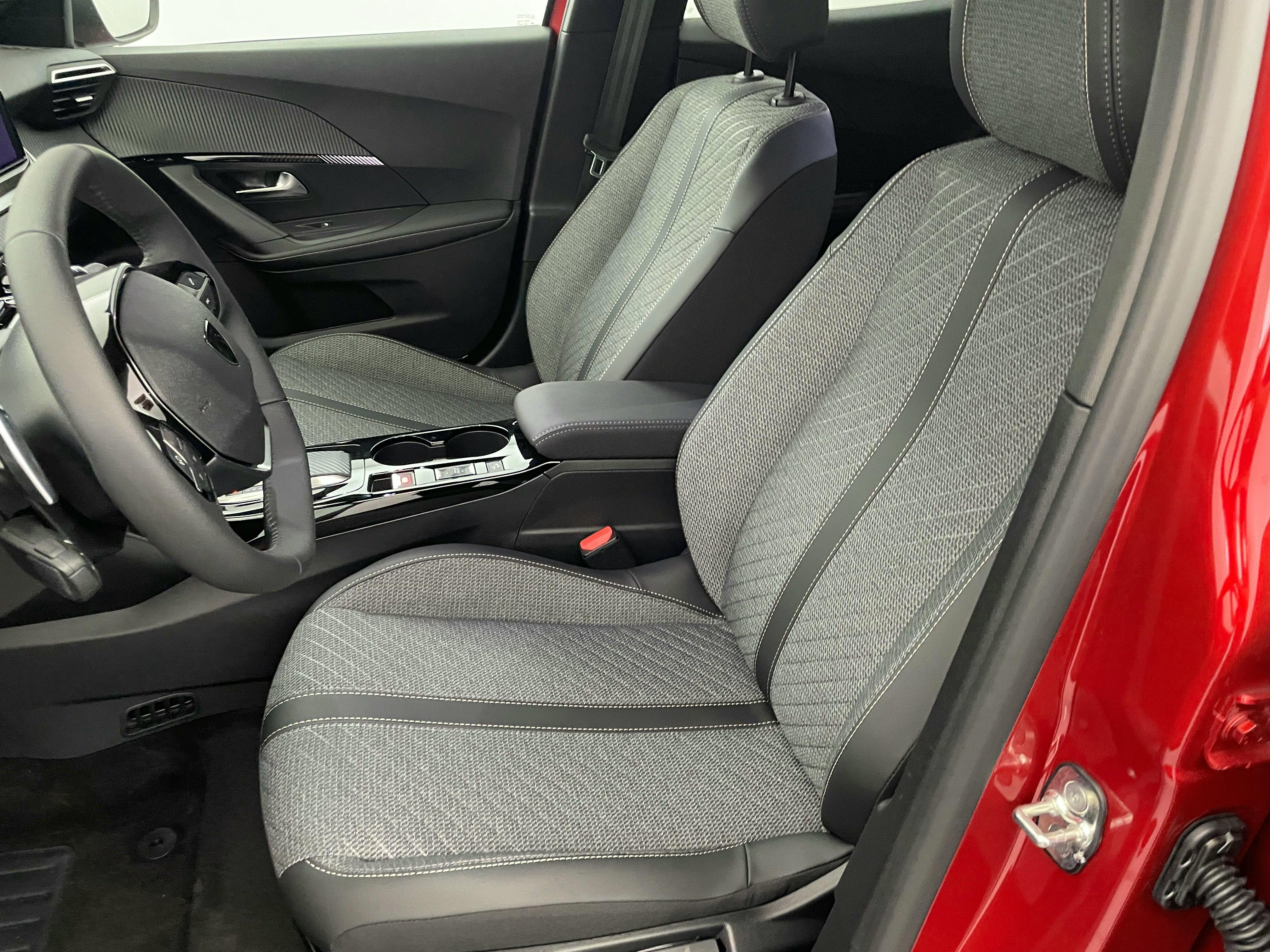 Peugeot 2008 NOUVEAU  Hybrid 136 e-DCS6 Allure occasion - Photo 9