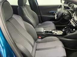 Peugeot 2008 NOUVEAU  Hybrid 145 e-DCS6 GT occasion - Photo 13